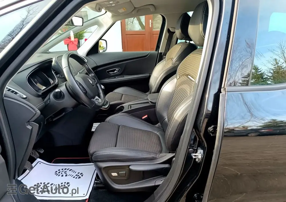 RENAULT Grand Scenic BLUE dCi 120 BLACK EDITION