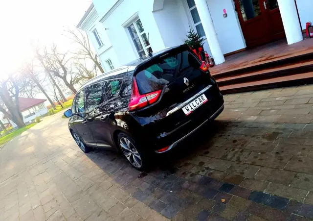 RENAULT Grand Scenic BLUE dCi 120 BLACK EDITION