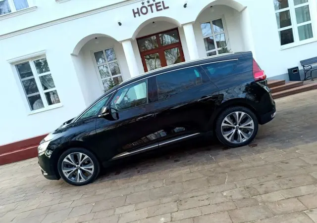 RENAULT Grand Scenic BLUE dCi 120 BLACK EDITION