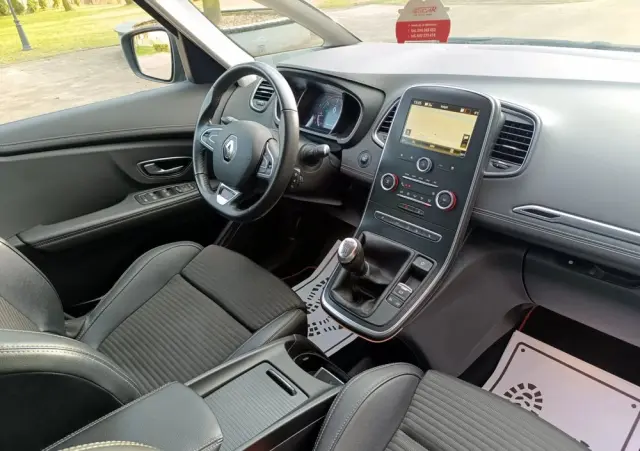 RENAULT Grand Scenic BLUE dCi 120 BLACK EDITION