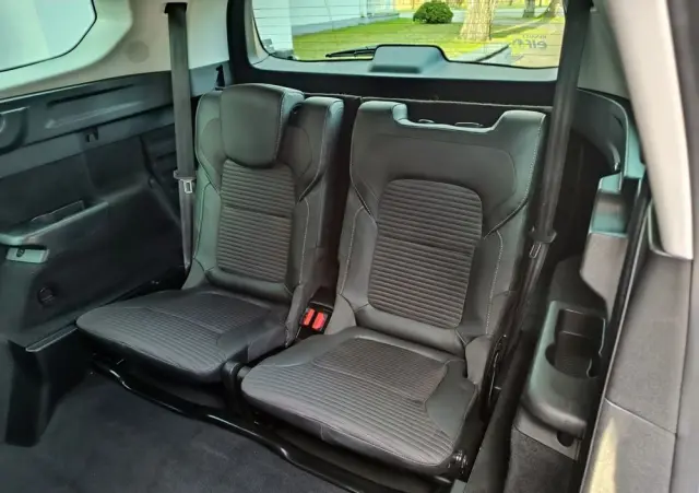 RENAULT Grand Scenic BLUE dCi 120 BLACK EDITION