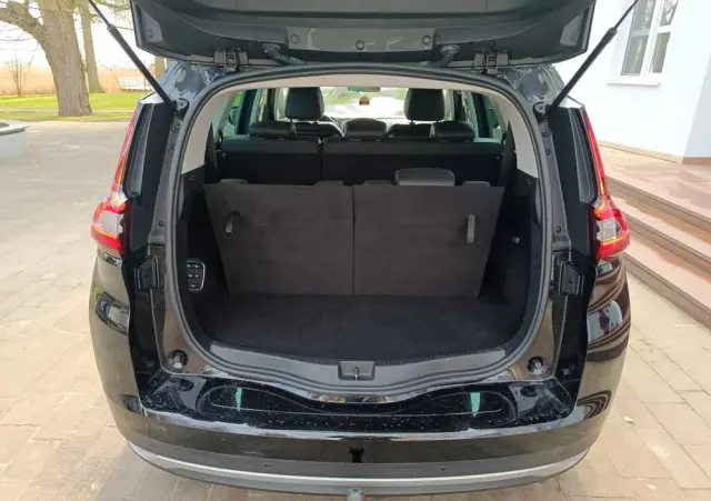 RENAULT Grand Scenic BLUE dCi 120 BLACK EDITION