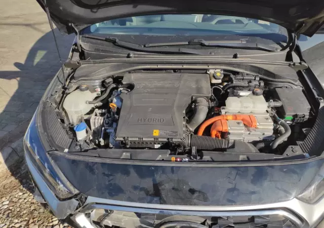 HYUNDAI IONIQ Hybrid 1.6 GDI Premium