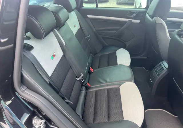 SKODA Octavia Combi 2.0 TDI CR DPF RS