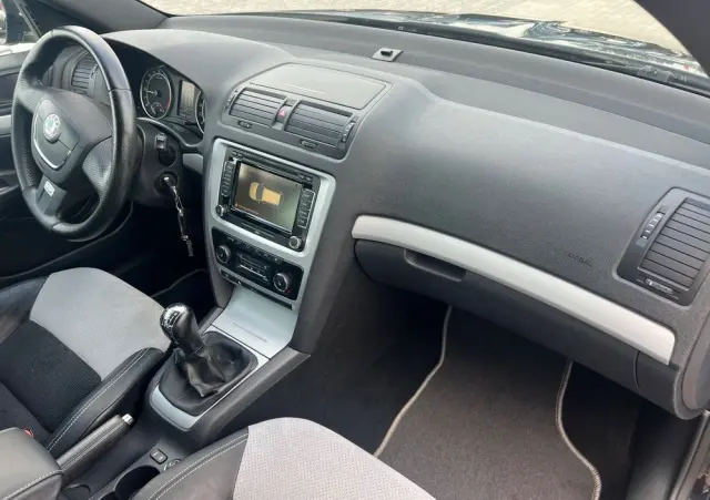 SKODA Octavia Combi 2.0 TDI CR DPF RS