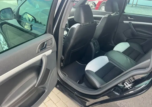 SKODA Octavia Combi 2.0 TDI CR DPF RS