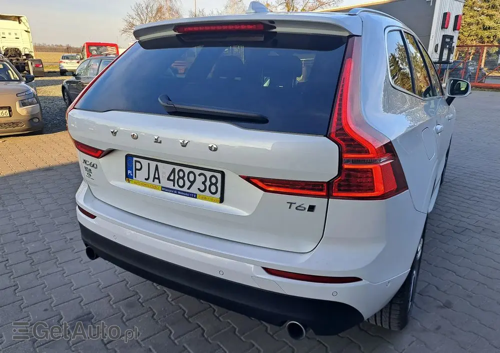 VOLVO XC 60 Ver-t6-awd-geartronic-momentum