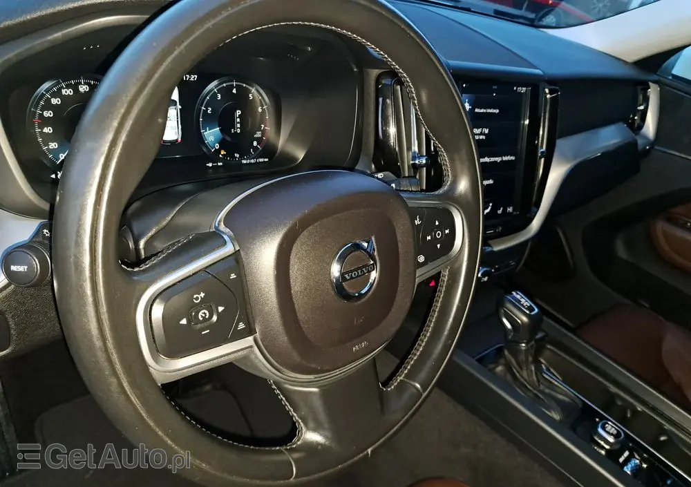 VOLVO XC 60 Ver-t6-awd-geartronic-momentum