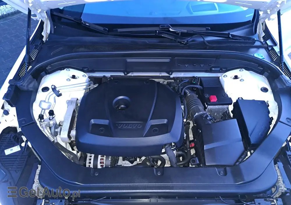 VOLVO XC 60 Ver-t6-awd-geartronic-momentum