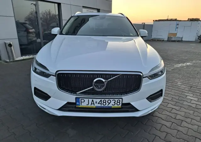 VOLVO XC 60 Ver-t6-awd-geartronic-momentum
