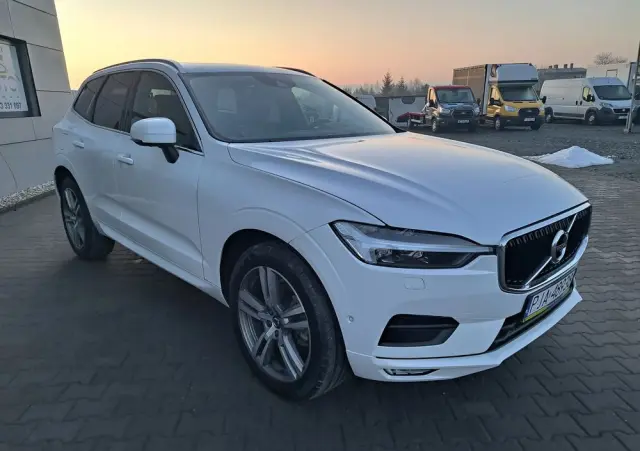 VOLVO XC 60 Ver-t6-awd-geartronic-momentum
