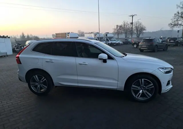 VOLVO XC 60 Ver-t6-awd-geartronic-momentum
