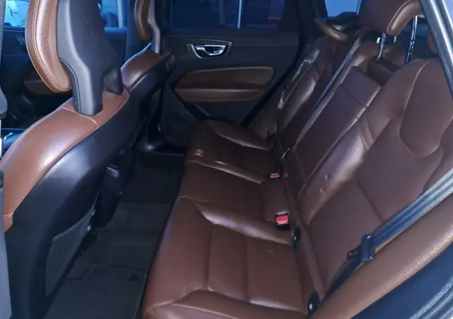 VOLVO XC 60 Ver-t6-awd-geartronic-momentum