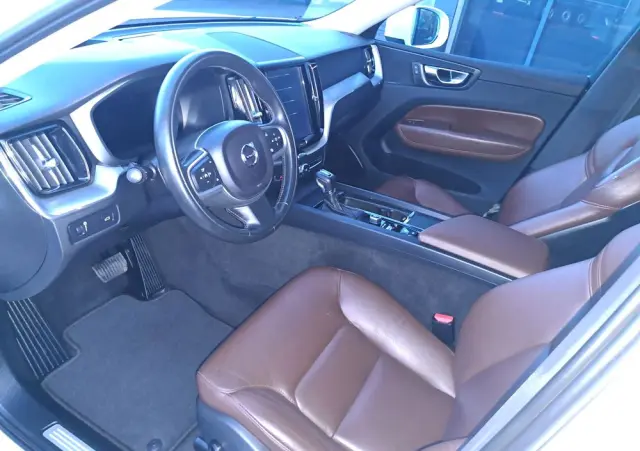 VOLVO XC 60 Ver-t6-awd-geartronic-momentum
