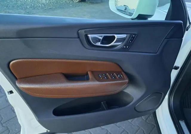 VOLVO XC 60 Ver-t6-awd-geartronic-momentum