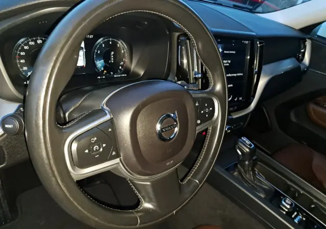 VOLVO XC 60 Ver-t6-awd-geartronic-momentum