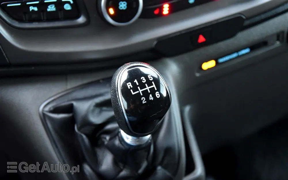 FORD TRANSIT CUSTOM 300 L2H1 