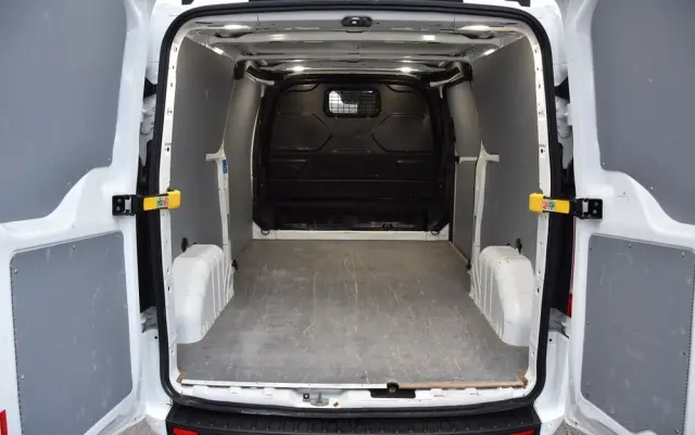 FORD TRANSIT CUSTOM 300 L2H1 
