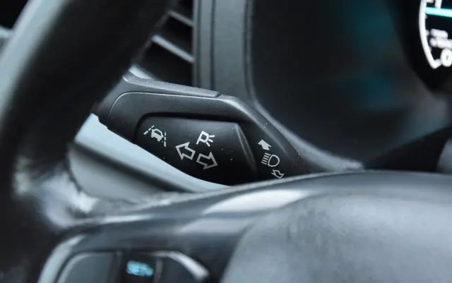 FORD TRANSIT CUSTOM 300 L2H1 