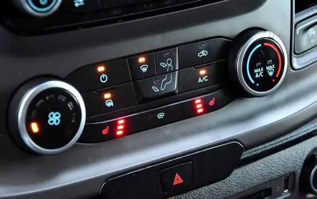 FORD TRANSIT CUSTOM 300 L2H1 