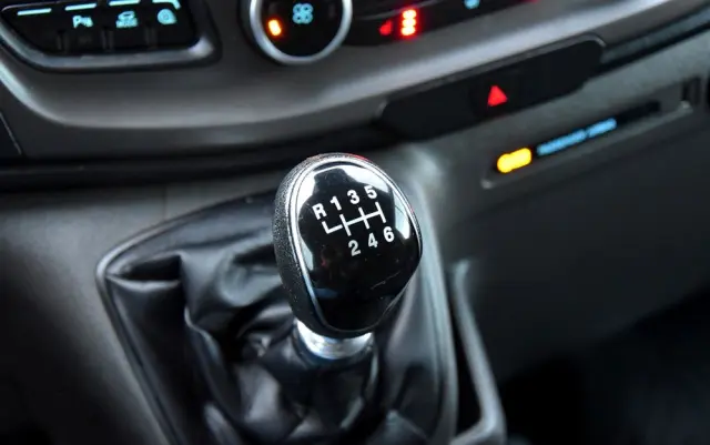 FORD TRANSIT CUSTOM 300 L2H1 