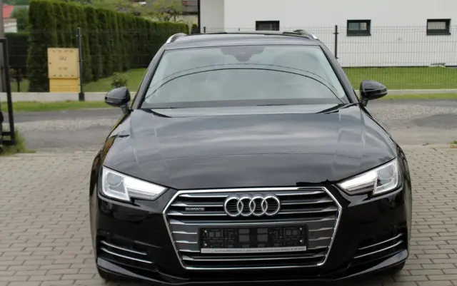AUDI A4 Avant 2.0 TDI DPF clean diesel quattro S tronic Attraction