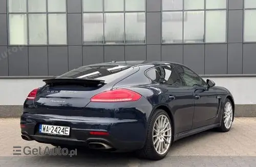PORSCHE Panamera 