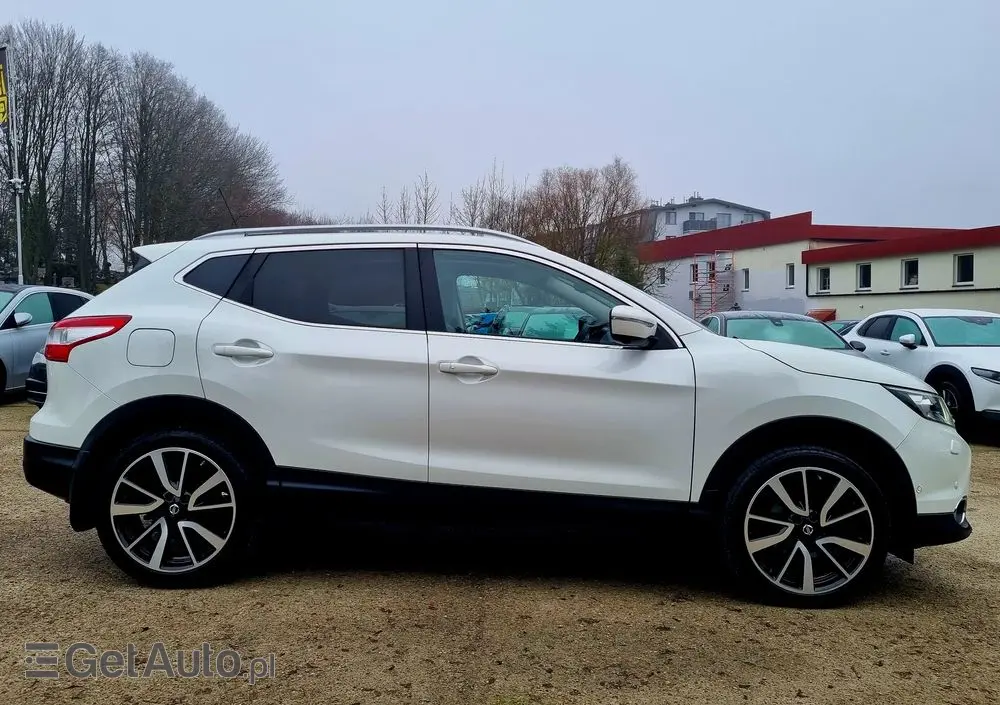 NISSAN Qashqai 1.2 DIG-T Tekna