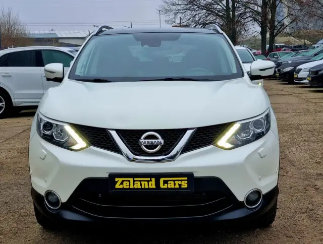 NISSAN Qashqai 1.2 DIG-T Tekna