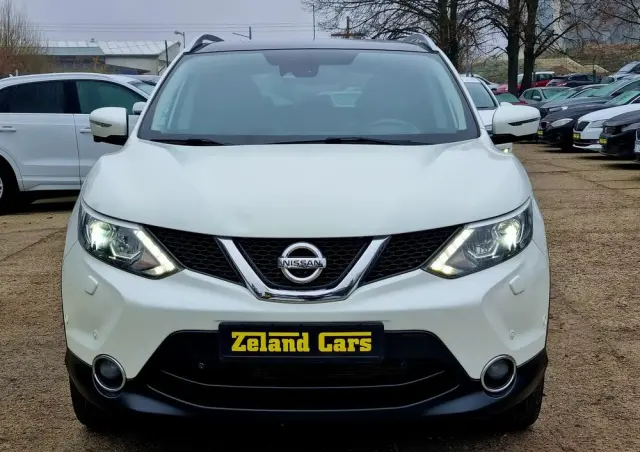 NISSAN Qashqai 1.2 DIG-T Tekna