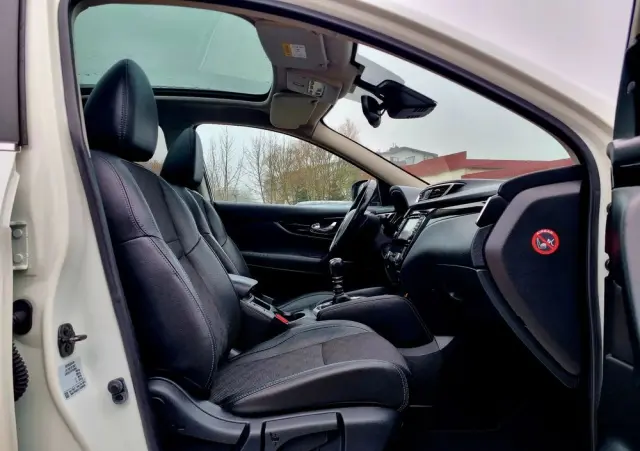 NISSAN Qashqai 1.2 DIG-T Tekna