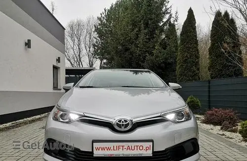 TOYOTA Auris 