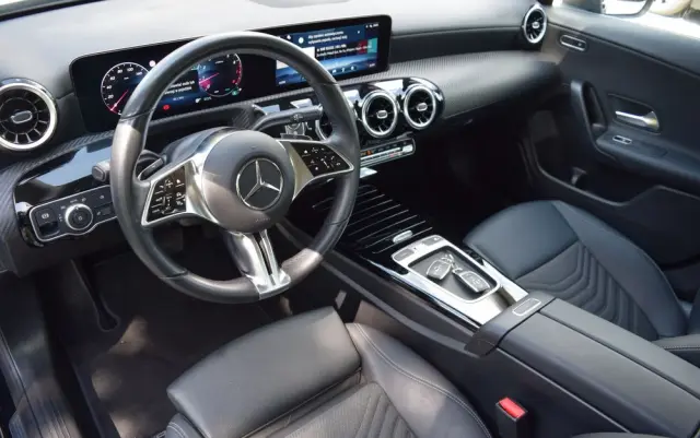 MERCEDES-BENZ CLA 200 mHEV AMG Line 7G-DCT
