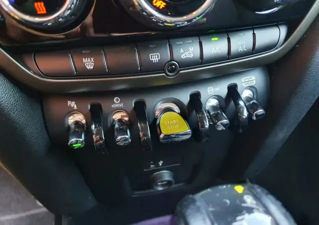 MINI Countryman Cooper SE All4 John Cooper Works Trim