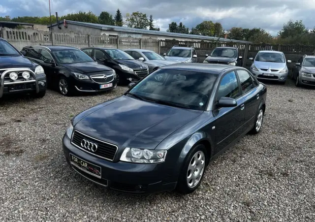 AUDI A4 Limousine 1.8 T quattro