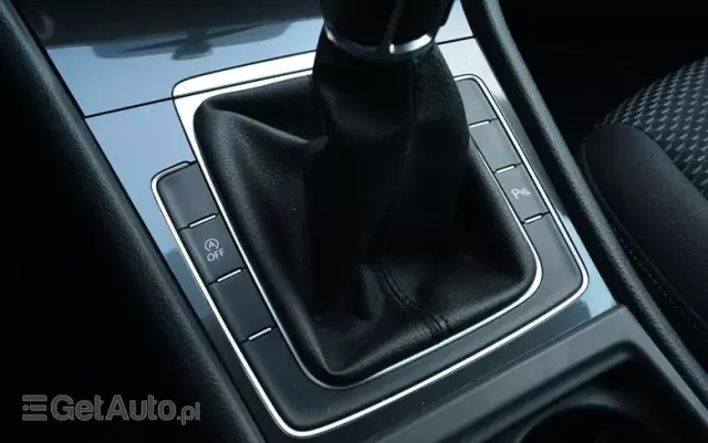 VOLKSWAGEN Golf VII 1.6 TDI BMT Trendline