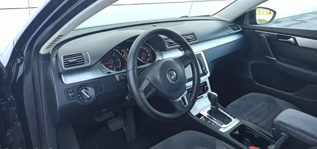 VOLKSWAGEN Passat 2.0 TDI DPF Highline DSG