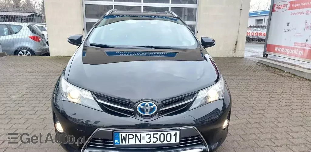 TOYOTA Auris 