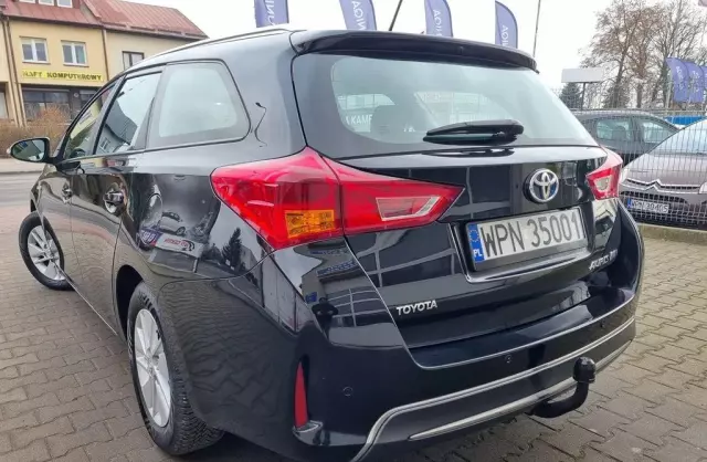 TOYOTA Auris 
