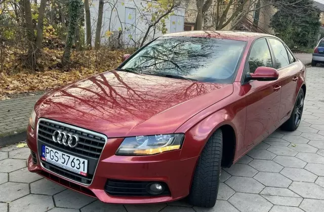AUDI A4 