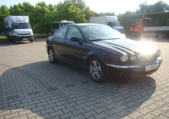 JAGUAR X-Type 