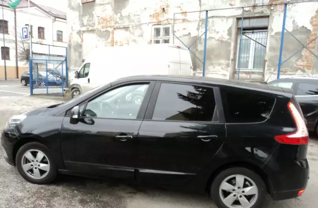 RENAULT Scenic 