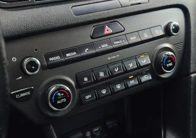 KIA Sportage 1.7 CRDI Business Line 2WD DCT