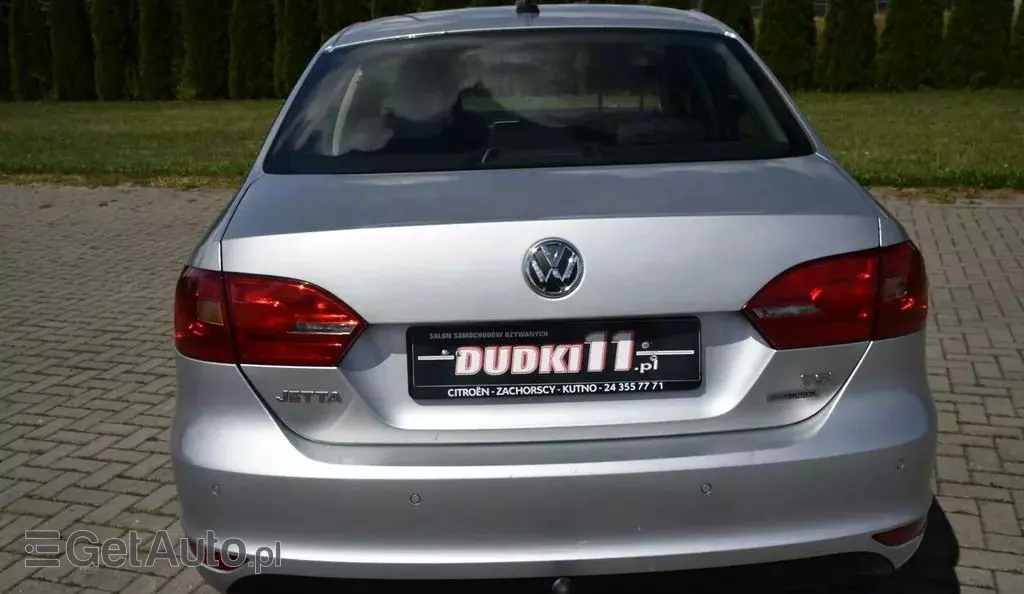 VOLKSWAGEN Jetta 