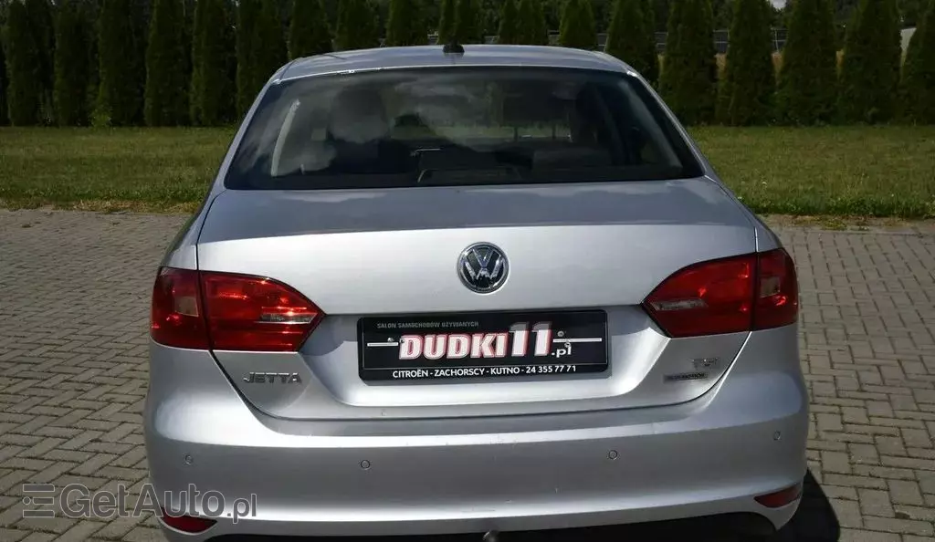 VOLKSWAGEN Jetta 