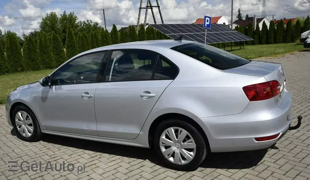 VOLKSWAGEN Jetta 