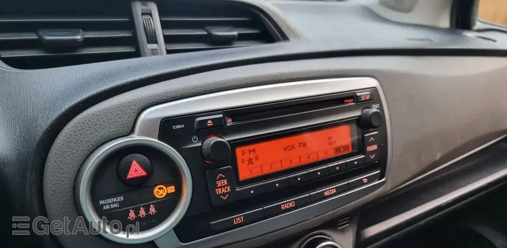 TOYOTA Yaris 