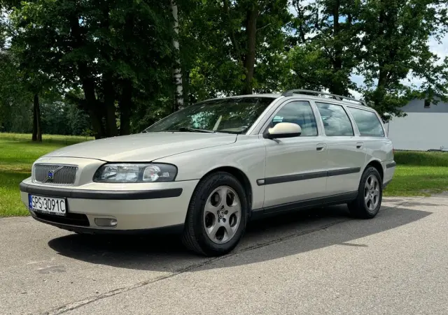 VOLVO V70 