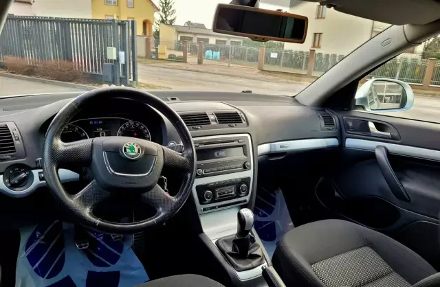 SKODA Octavia 