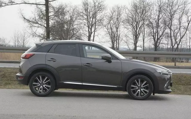 MAZDA CX-3 SKYACTIV-D 105 FWD Exclusive-Line